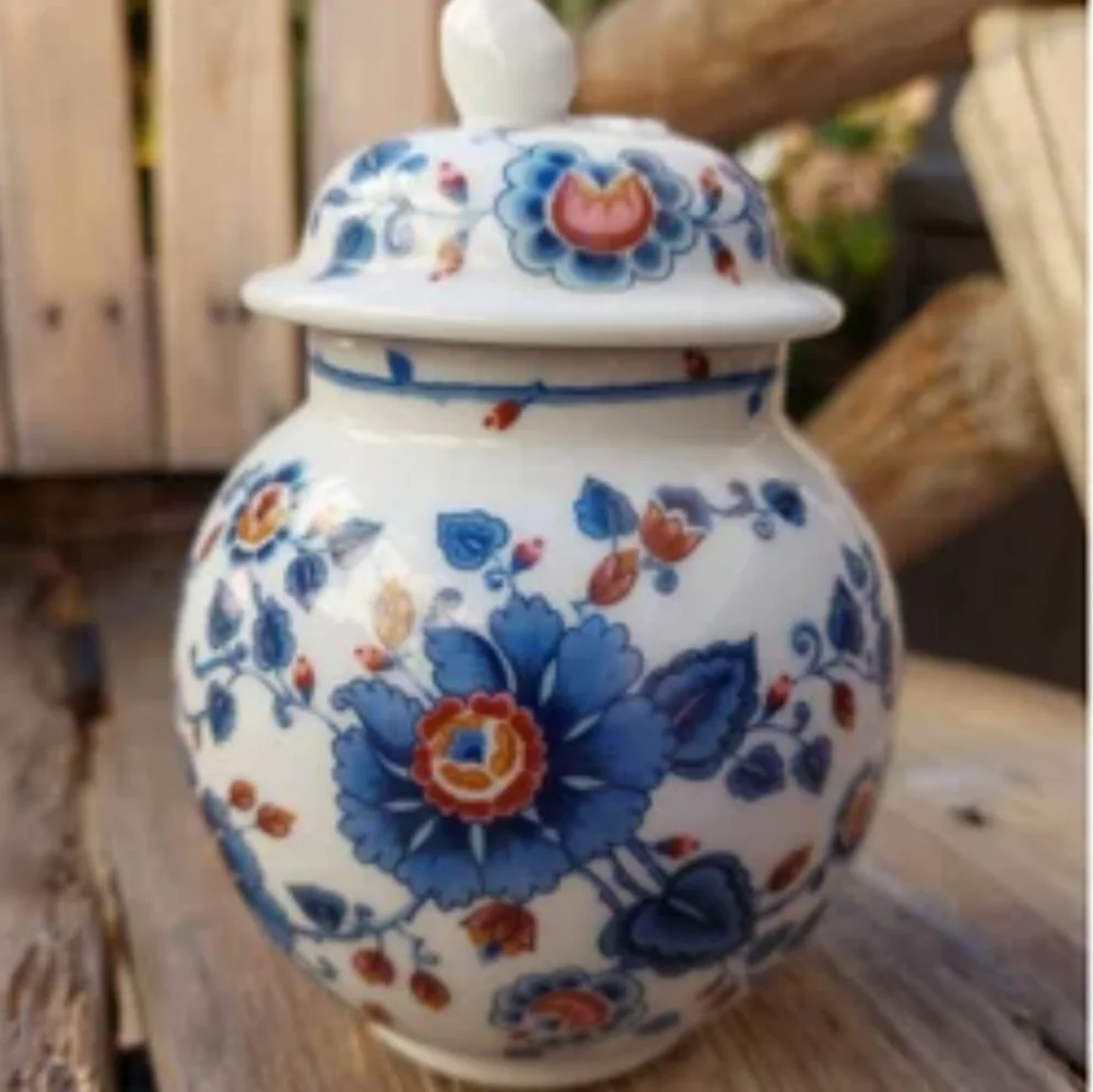 Estée Lauder-Vintage Porcelain Bath Jar 1.6oz